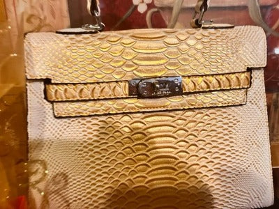 Women Crocodile Medium tote Bag
